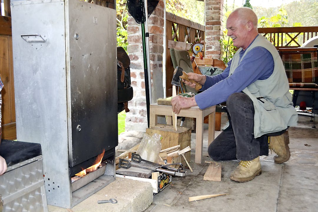 Räuchern mit Holz und Kohle