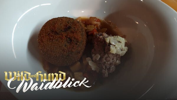 Hirschleberknödel und Kochen mit Karl-Josef Fuchs - gebackener Blutwurst mit geräucherten Bouillonkartoffeln